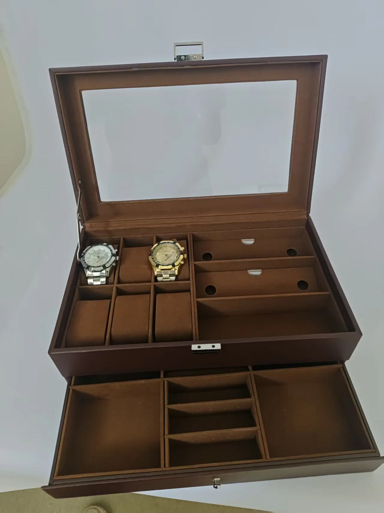 Wooden jewelry organizer box with presentation compartments
